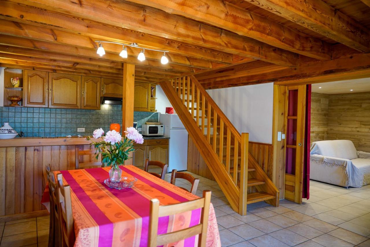 Gite Les Ducs Mialanes Exterior foto