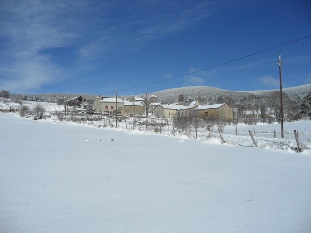 Gite Les Ducs Mialanes Exterior foto